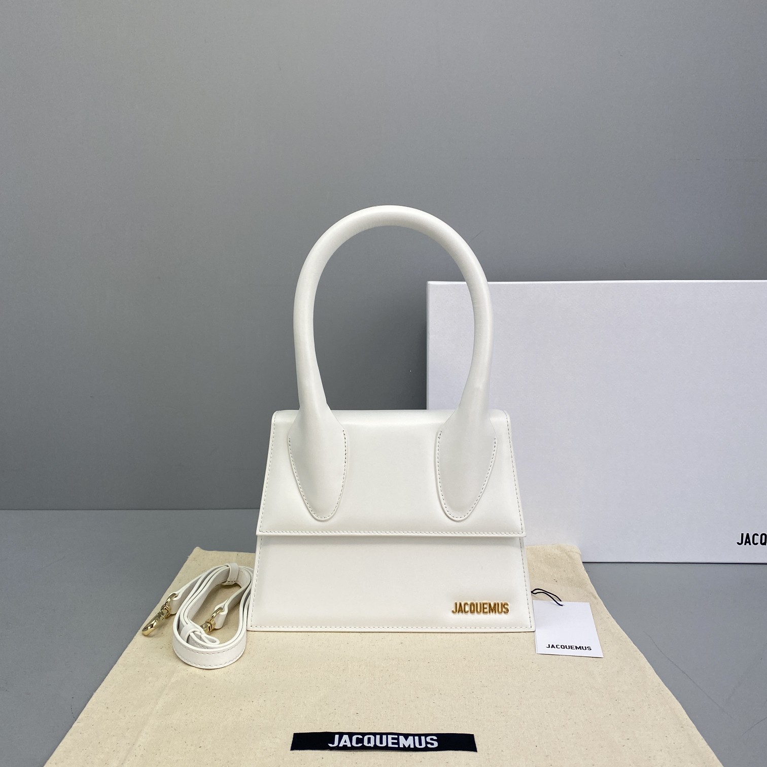 Jacquemus_Large_Bamnino_